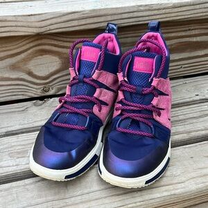 Fitflop Carita size 9 pink and blueish/purple sneaker